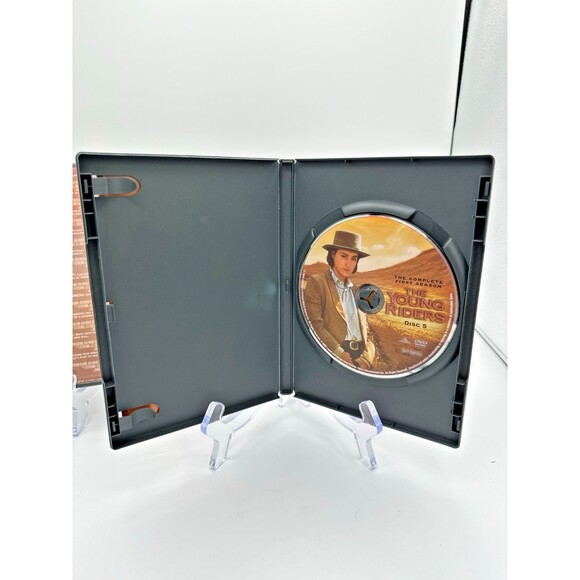 The Young Riders Season 1 DVDs – Discs 3/4 & 5 (Set of 2 Cases) - Picture 3 of 6